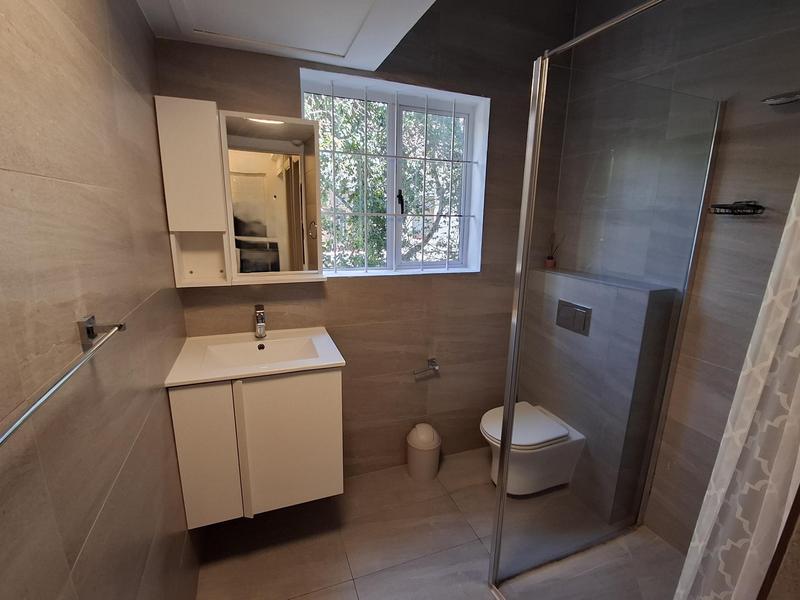 To Let 3 Bedroom Property for Rent in Vredehoek Western Cape